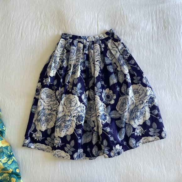 Chic Wish Skirt Bundle (sz M) - Picture 4 of 13